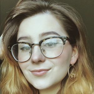 Meet your Posher, Lily